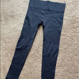 NWOT Ribbed leggings Vici, Mono B, large